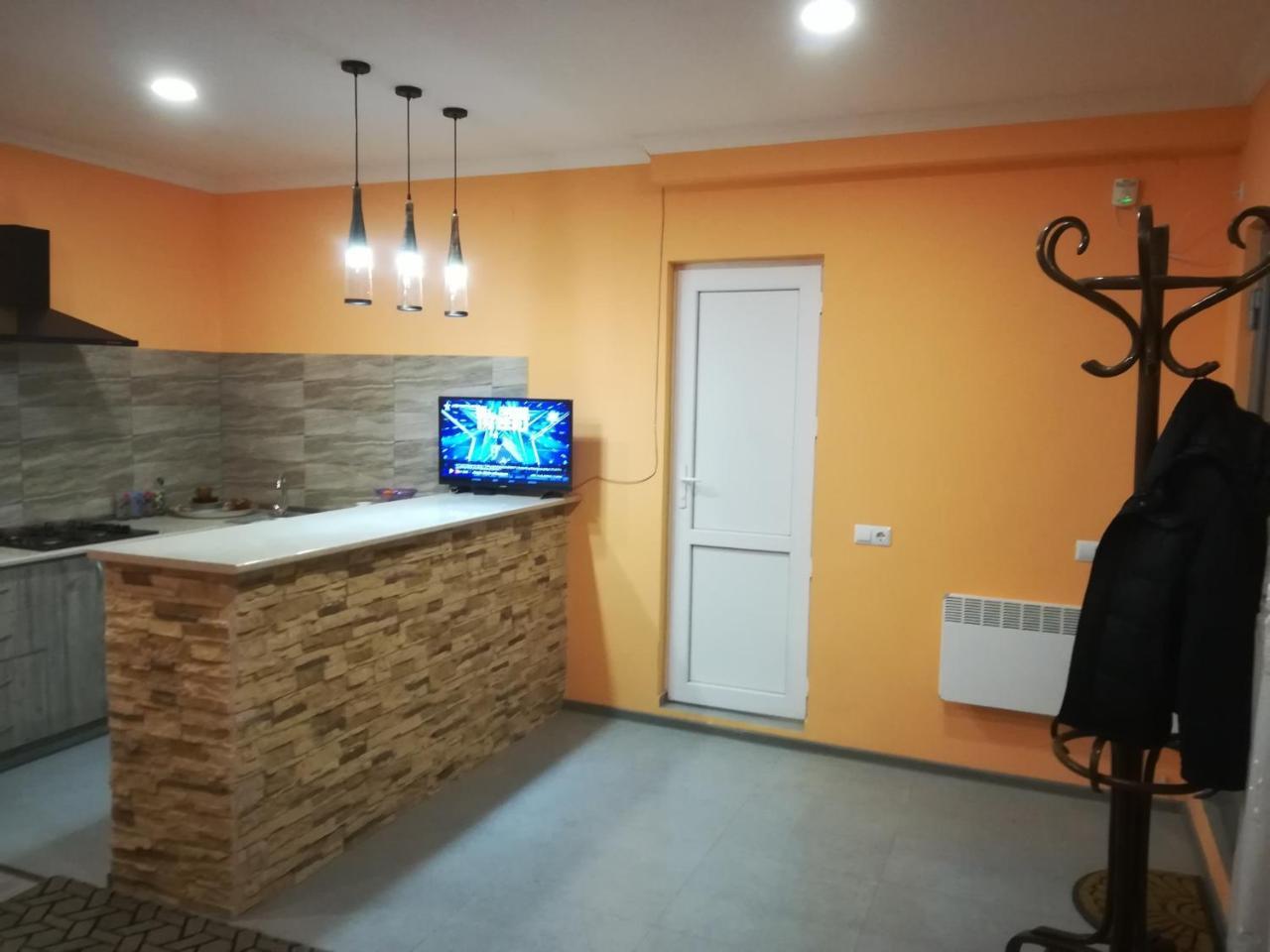 Апартаменты 12 Maksim Gorki Street Тбилиси Экстерьер фото