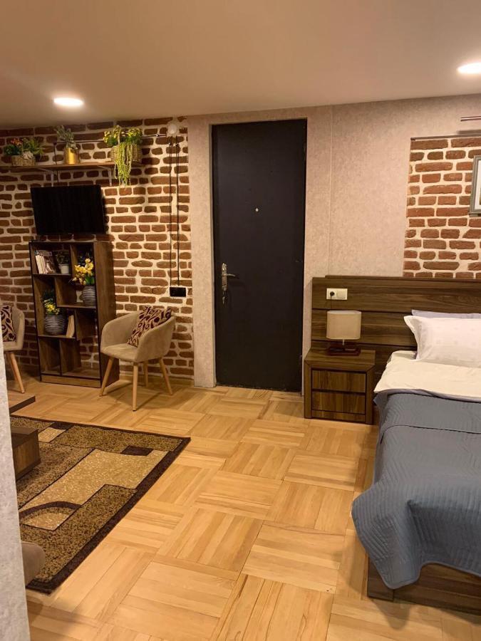 Апартаменты 12 Maksim Gorki Street Тбилиси Экстерьер фото